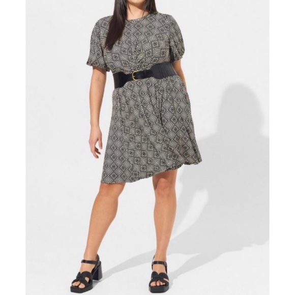 ๐ Black All Over Stretch Burnished Buckle Waist Belt 2 2X 18 20 NWT Torrid New! - Picture 2 of 5